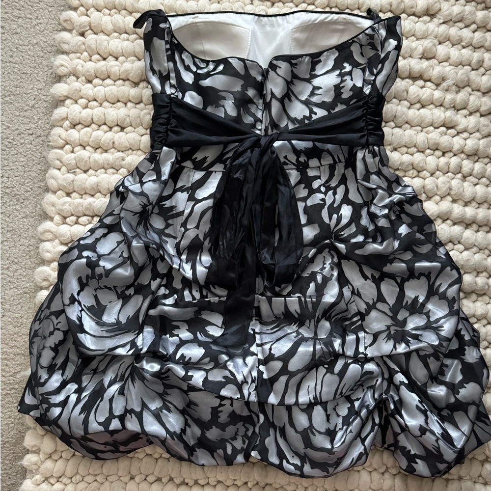 Strapless Prom Dress black and white dress beautiful new with out tags. - Picture 6 of 6